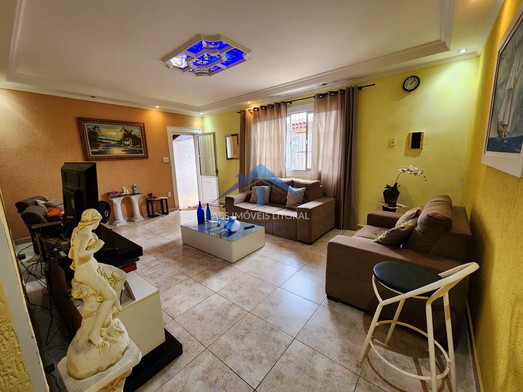 Casa em Praia Grande, no bairro Balneário Maracanã