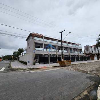 Casa em Praia Grande, bairro Maracanã