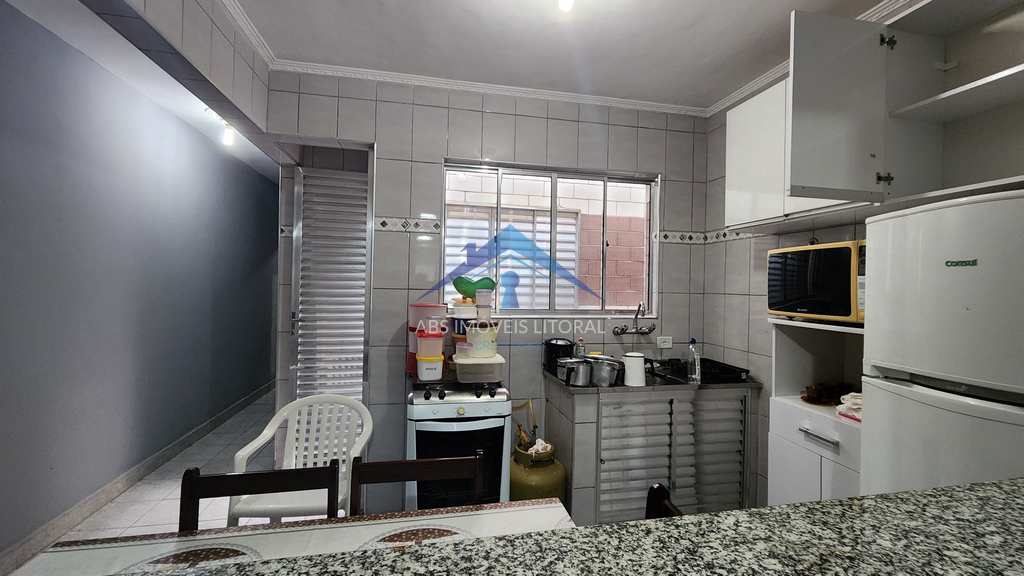 Casa em Praia Grande, no bairro Caiçara