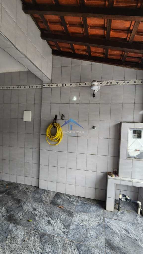 Casa em Praia Grande, no bairro Caiçara