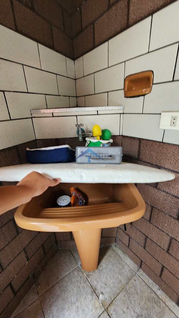 Casa em Praia Grande, no bairro Caiçara