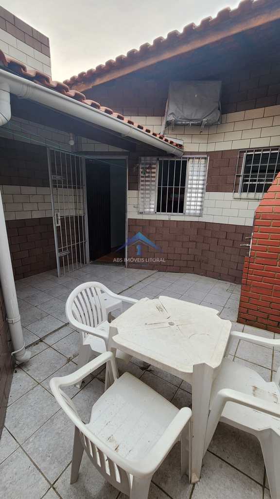 Casa em Praia Grande, no bairro Caiçara