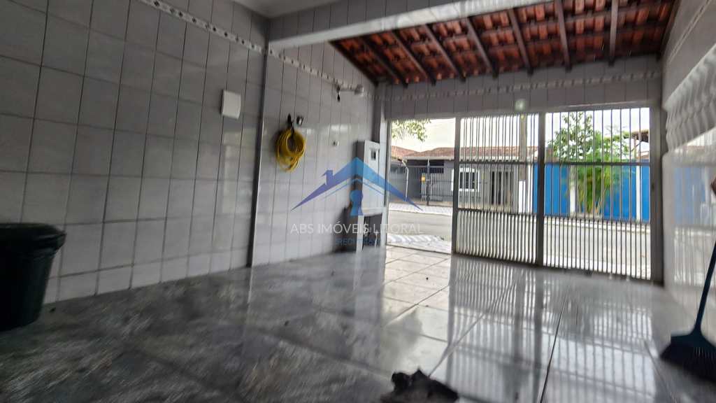Casa em Praia Grande, no bairro Caiçara