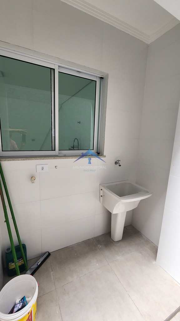 Casa em Praia Grande, no bairro Vila Tupi