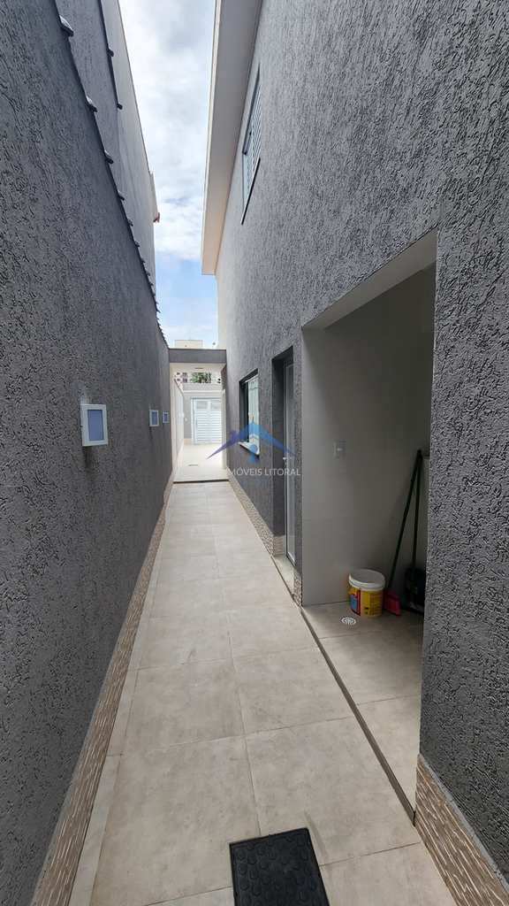 Casa em Praia Grande, no bairro Vila Tupi