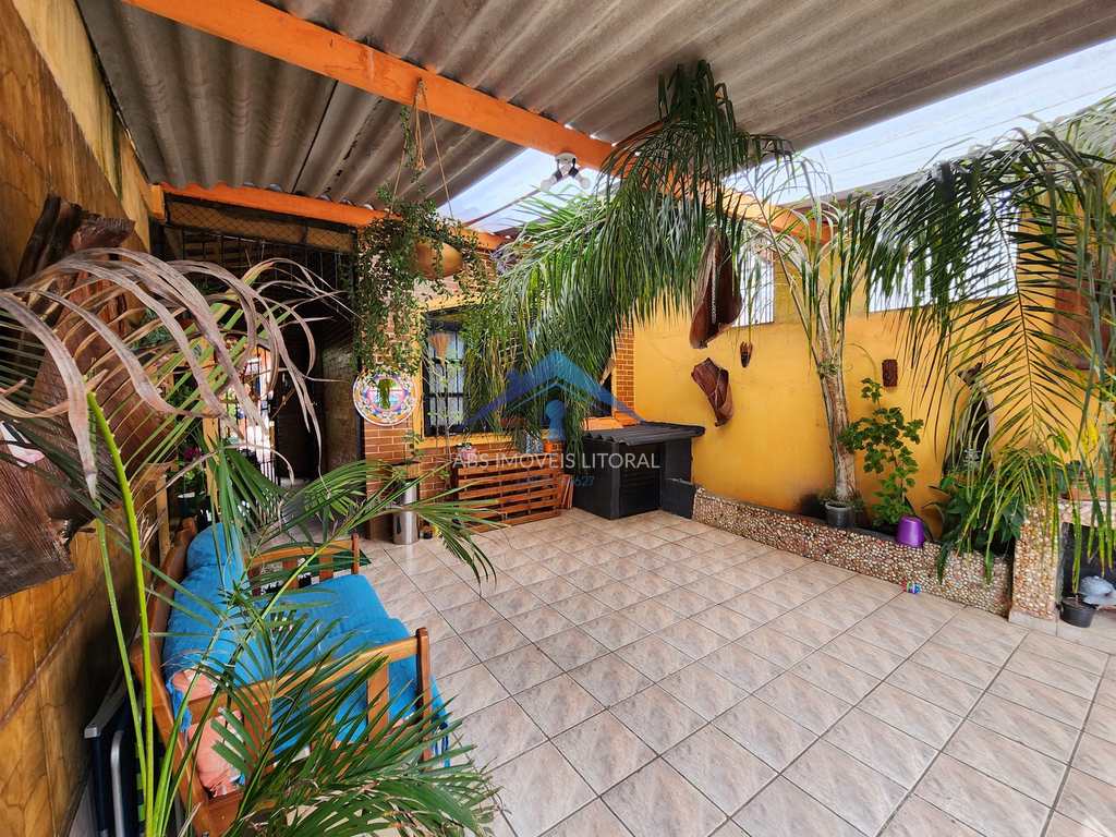 Casa em Praia Grande, no bairro Caiçara
