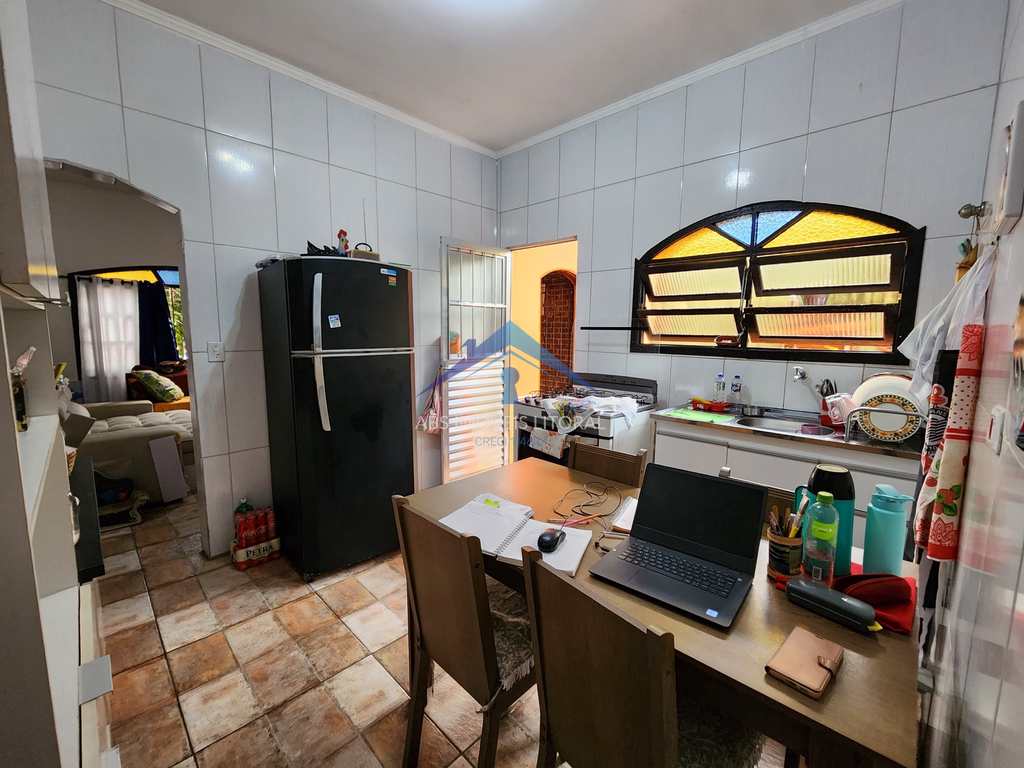 Casa em Praia Grande, no bairro Caiçara
