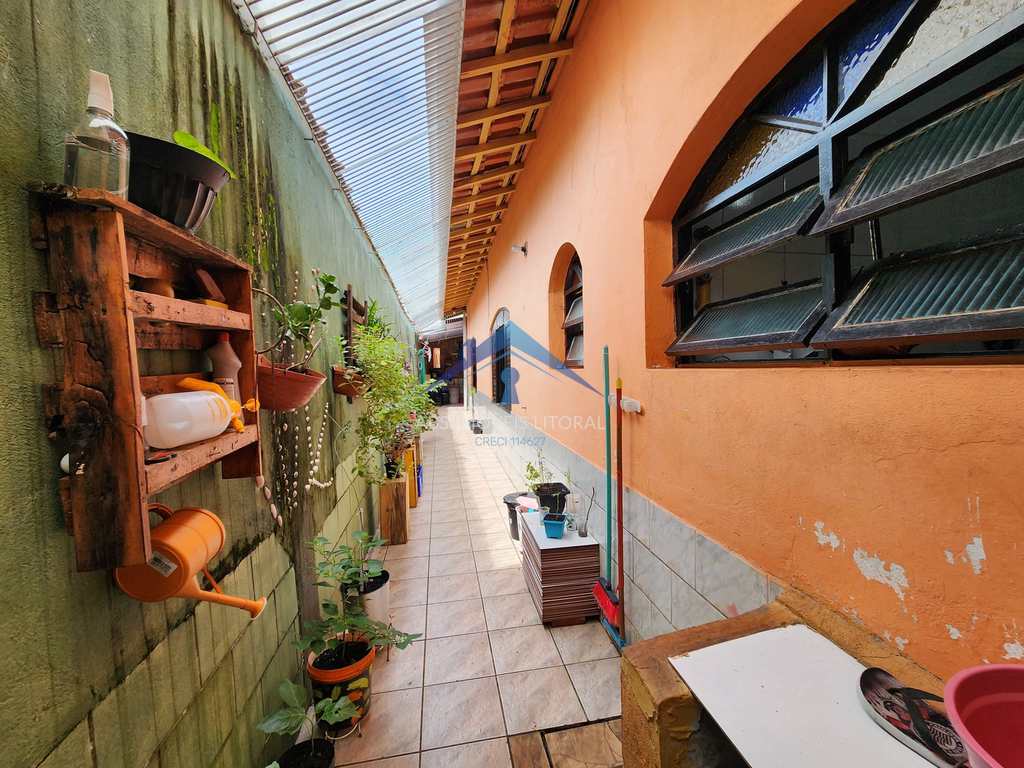 Casa em Praia Grande, no bairro Caiçara