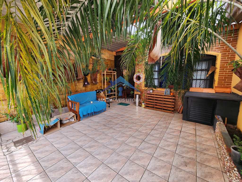 Casa em Praia Grande, no bairro Caiçara