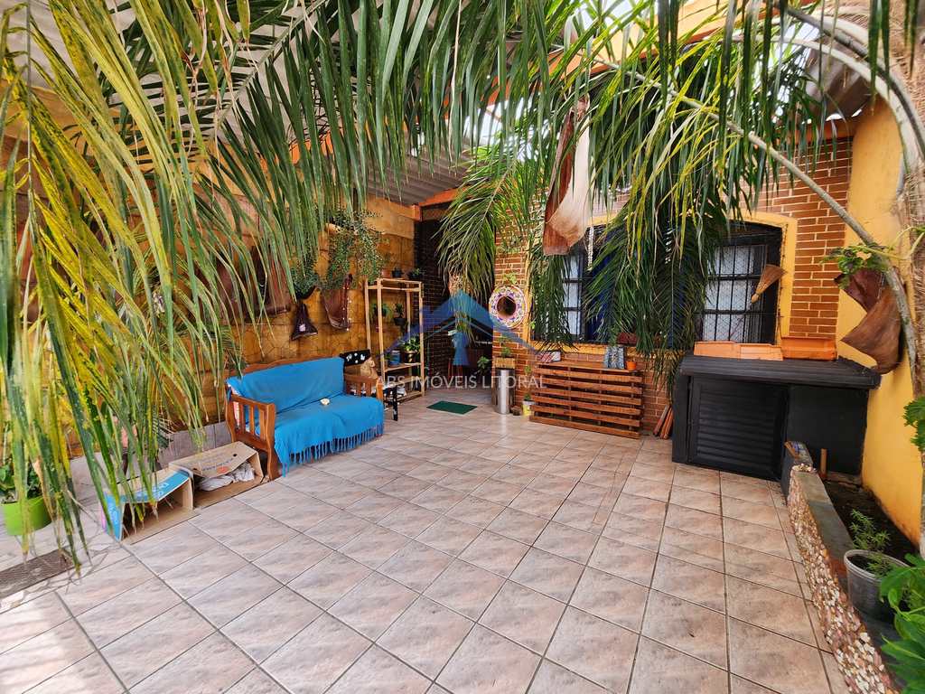 Casa em Praia Grande, no bairro Caiçara
