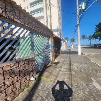 Casa em Praia Grande, bairro Maracanã
