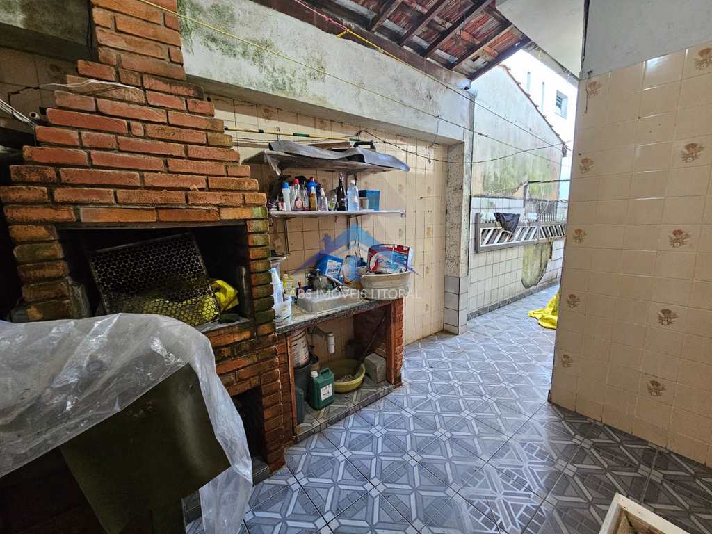 Casa em Praia Grande, no bairro Real