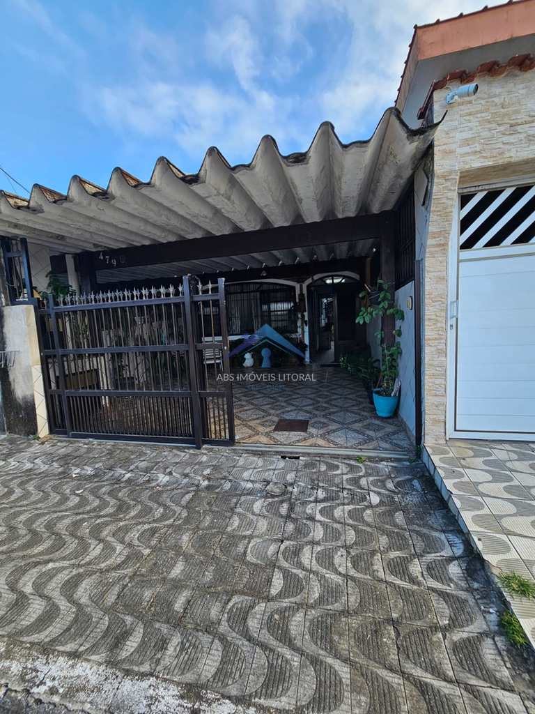 Casa em Praia Grande, no bairro Real