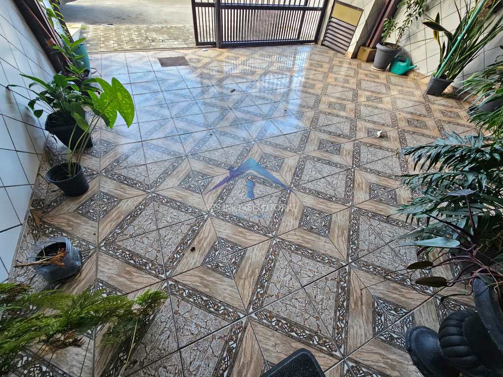 Casa em Praia Grande, no bairro Real