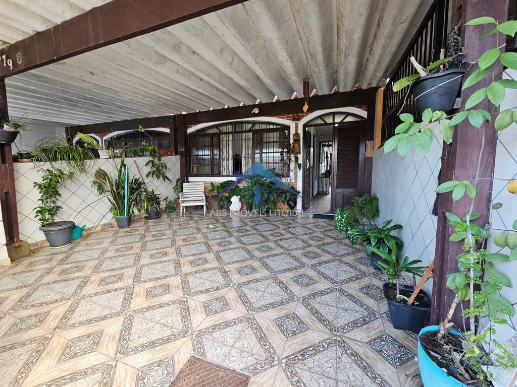 Casa em Praia Grande, no bairro Real