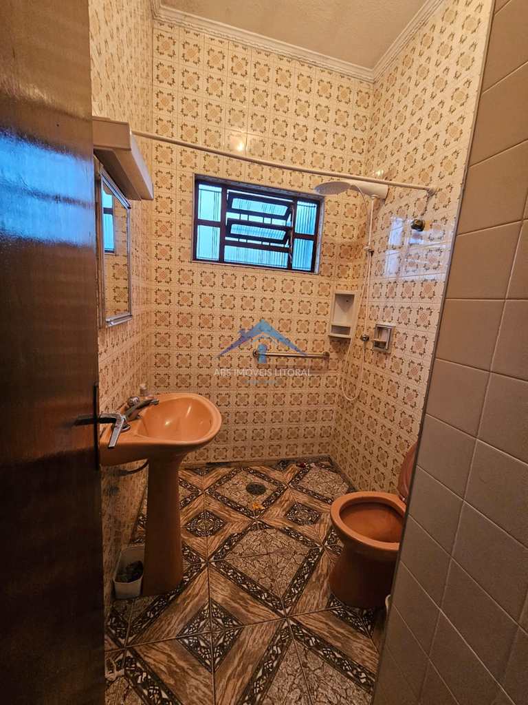Casa em Praia Grande, no bairro Real