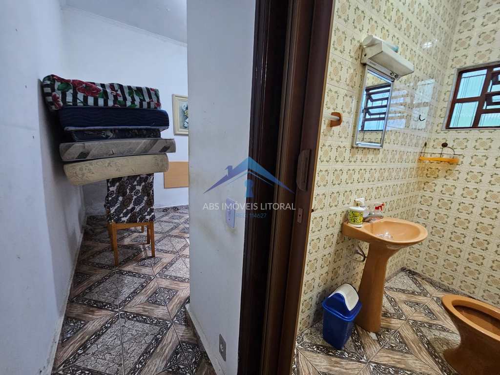 Casa em Praia Grande, no bairro Real