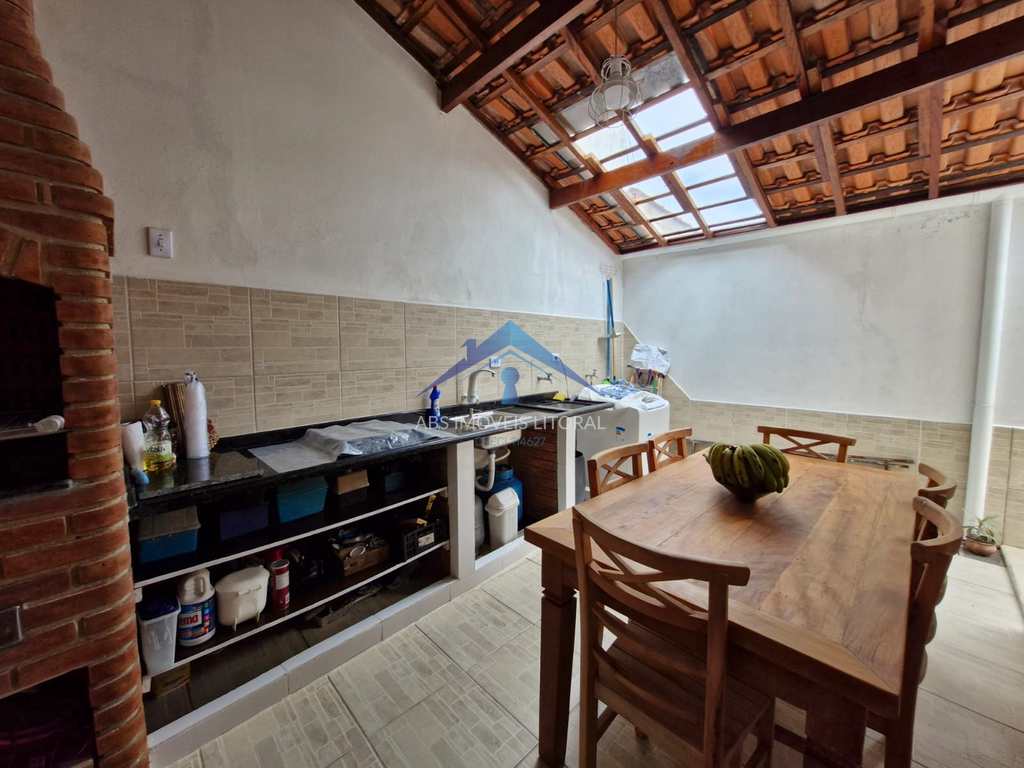 Casa em Praia Grande, no bairro Caiçara