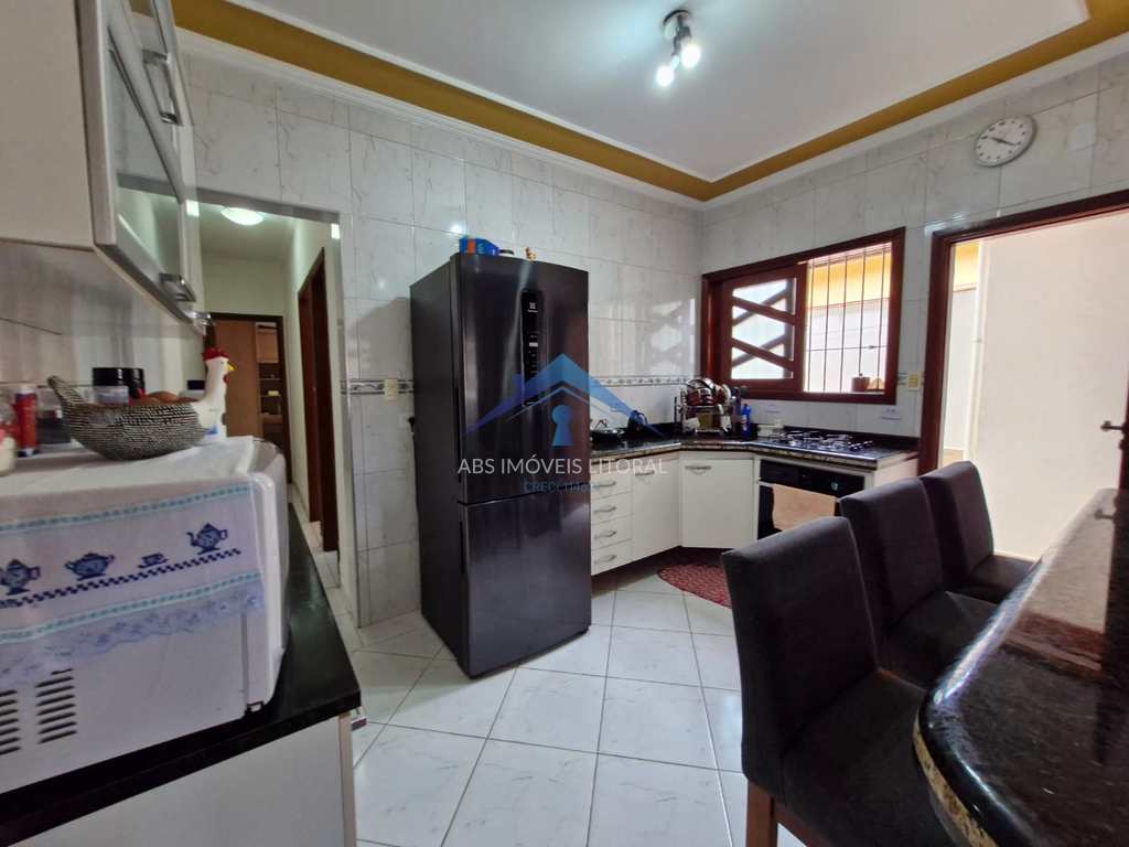 Casa em Praia Grande, no bairro Caiçara
