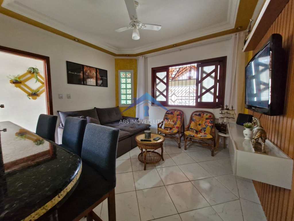 Casa em Praia Grande, no bairro Caiçara