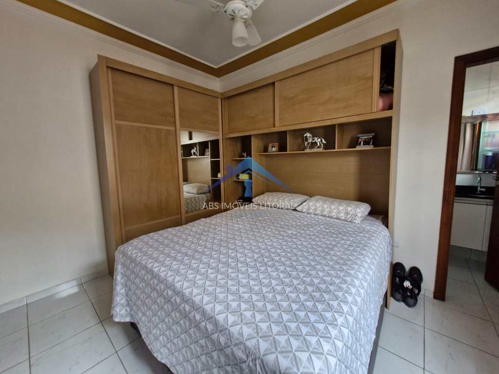 Casa em Praia Grande, no bairro Caiçara