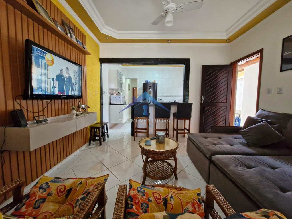 Casa em Praia Grande, no bairro Caiçara
