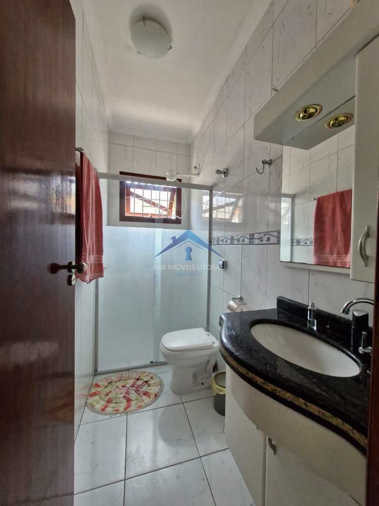 Casa em Praia Grande, no bairro Caiçara