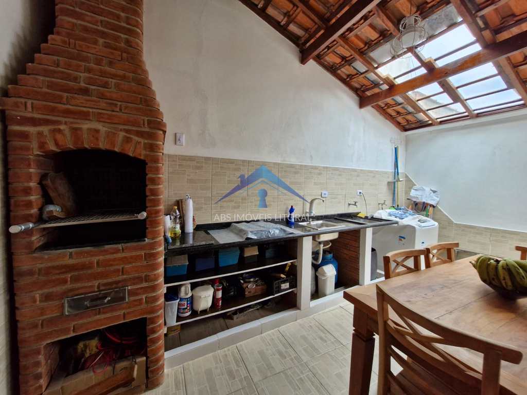 Casa em Praia Grande, no bairro Caiçara