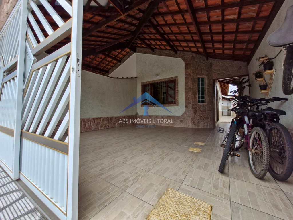 Casa em Praia Grande, no bairro Caiçara