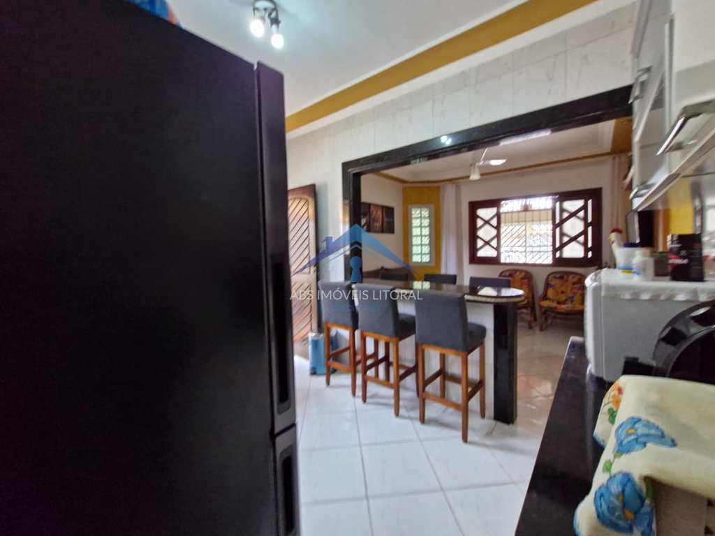 Casa em Praia Grande, no bairro Caiçara