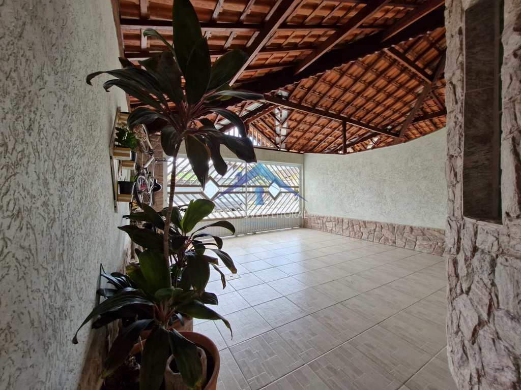 Casa em Praia Grande, no bairro Caiçara