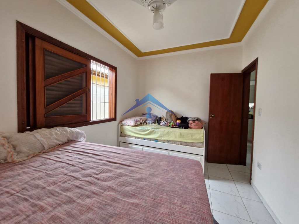 Casa em Praia Grande, no bairro Caiçara