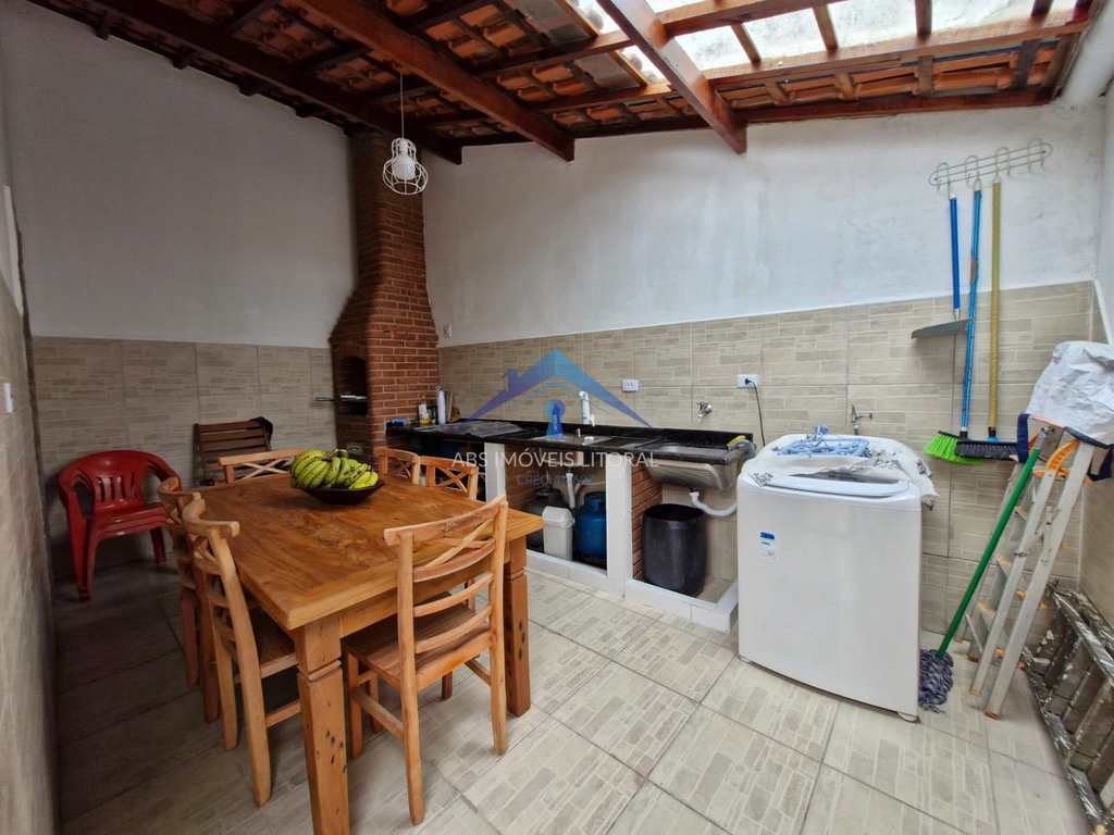 Casa em Praia Grande, no bairro Caiçara