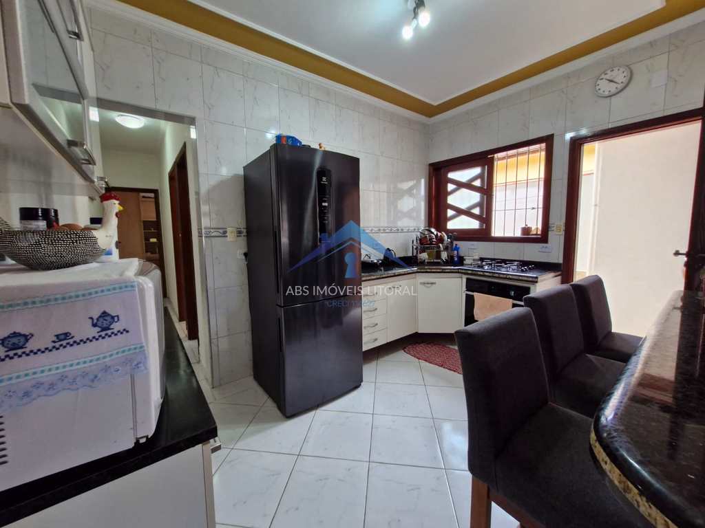 Casa em Praia Grande, no bairro Caiçara
