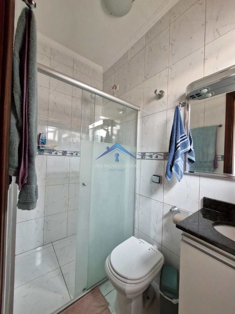 Casa em Praia Grande, no bairro Caiçara
