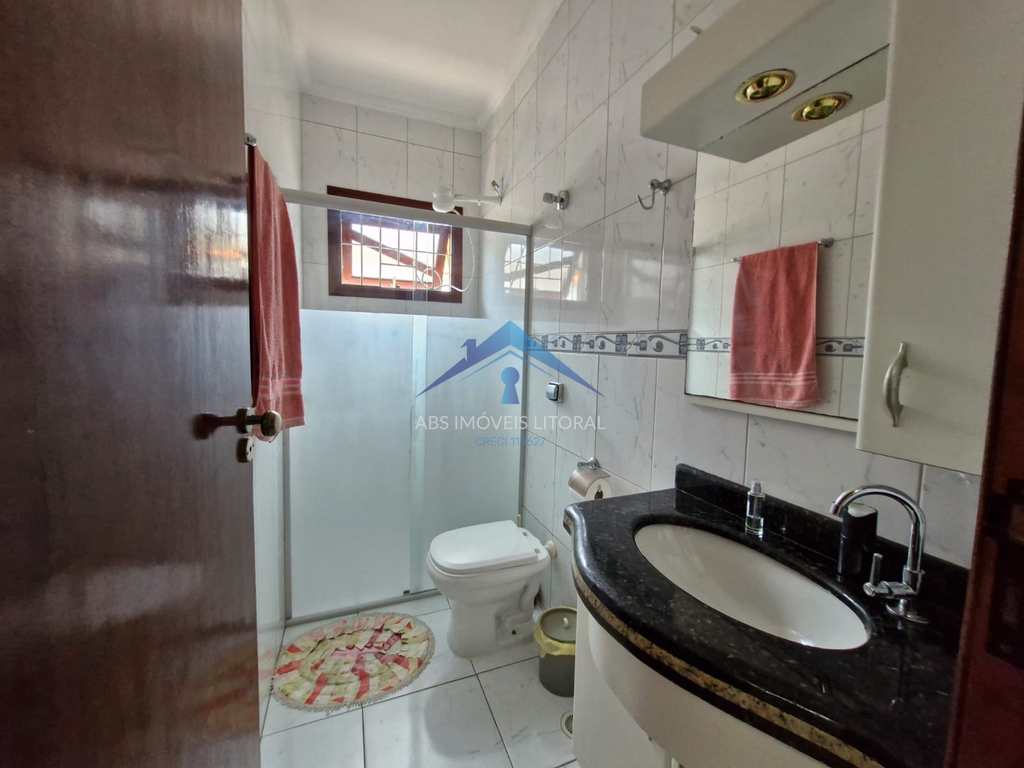 Casa em Praia Grande, no bairro Caiçara