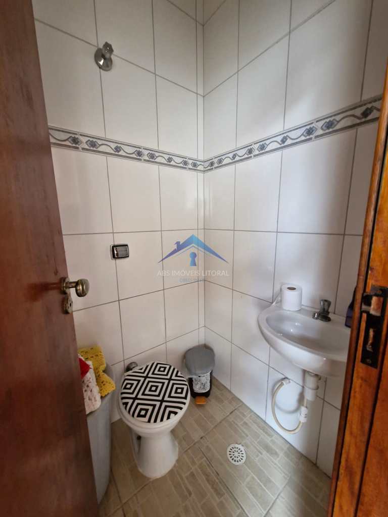 Casa em Praia Grande, no bairro Caiçara