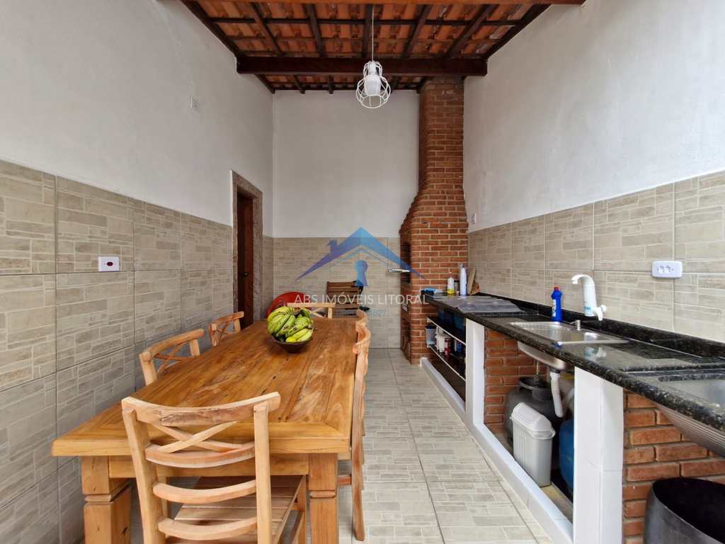 Casa em Praia Grande, no bairro Caiçara