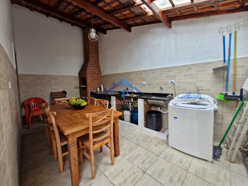 Casa em Praia Grande, no bairro Caiçara