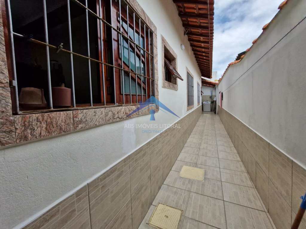 Casa em Praia Grande, no bairro Caiçara