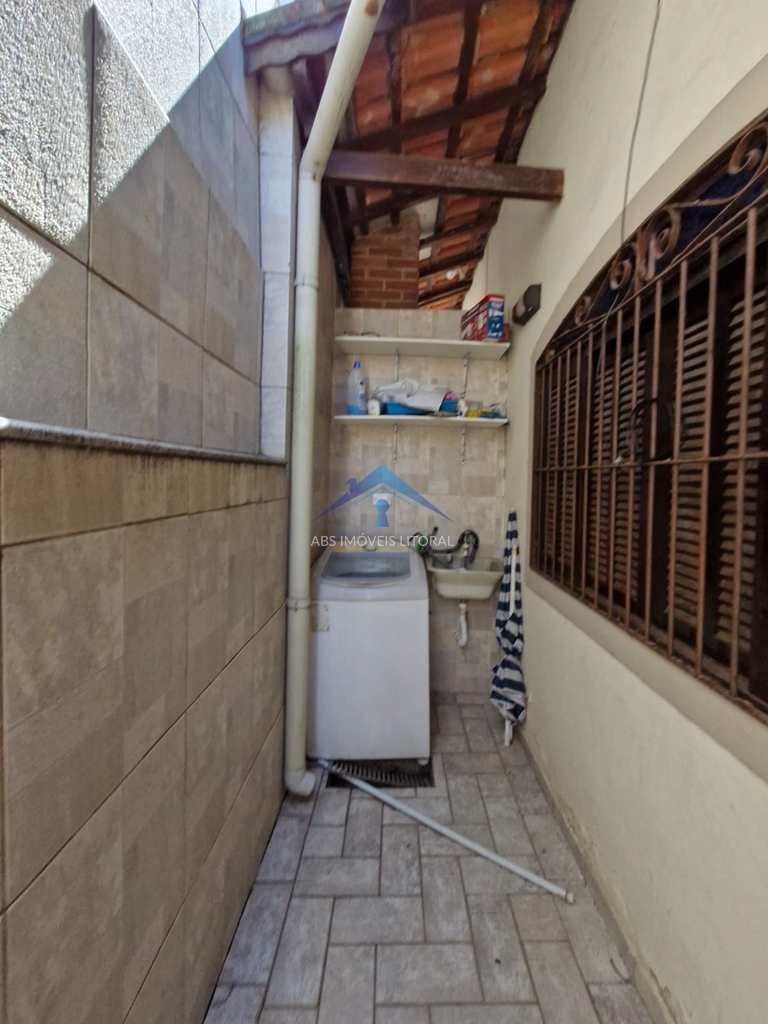 Casa em Praia Grande, no bairro Real