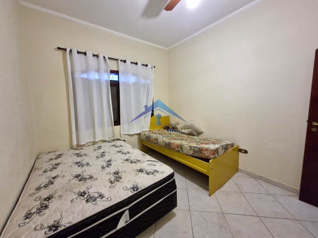 Casa em Praia Grande, no bairro Real
