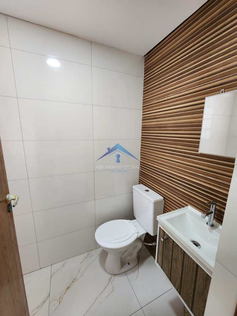 Casa em Praia Grande, no bairro Maracanã