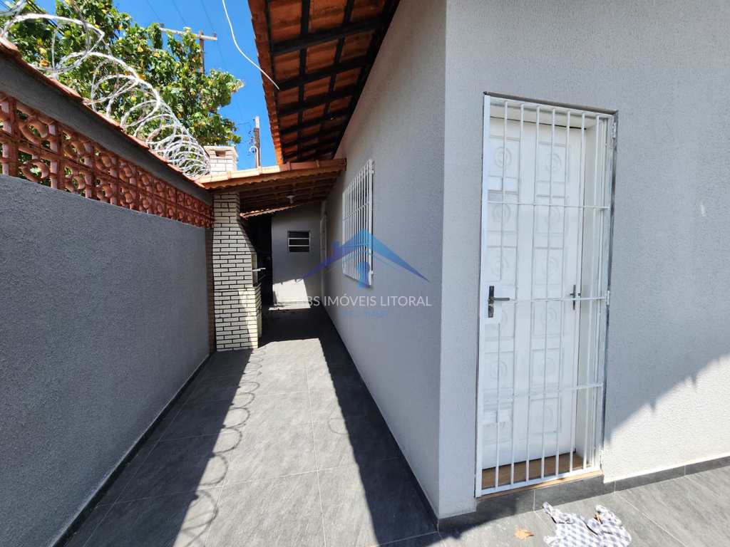 Casa em Praia Grande, no bairro Maracanã