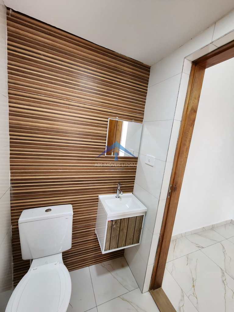 Casa em Praia Grande, no bairro Maracanã