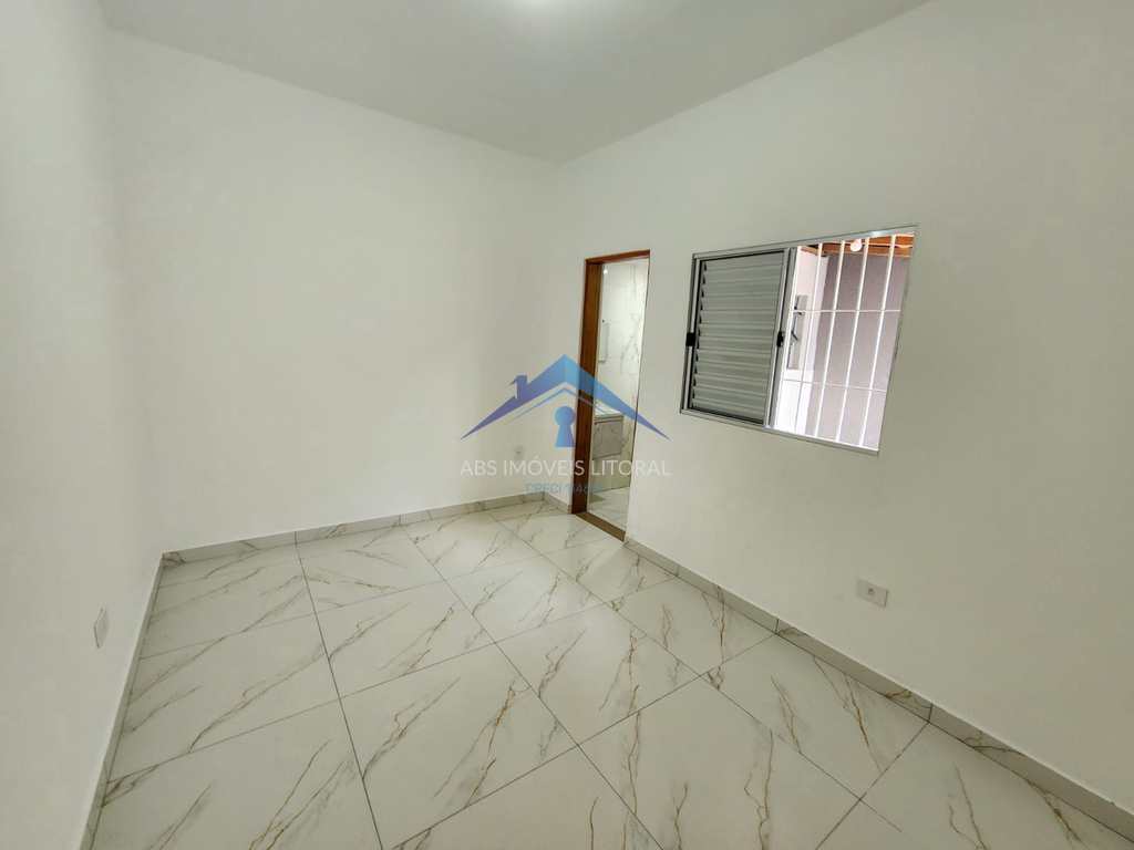 Casa em Praia Grande, no bairro Maracanã
