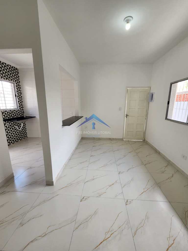 Casa em Praia Grande, no bairro Maracanã