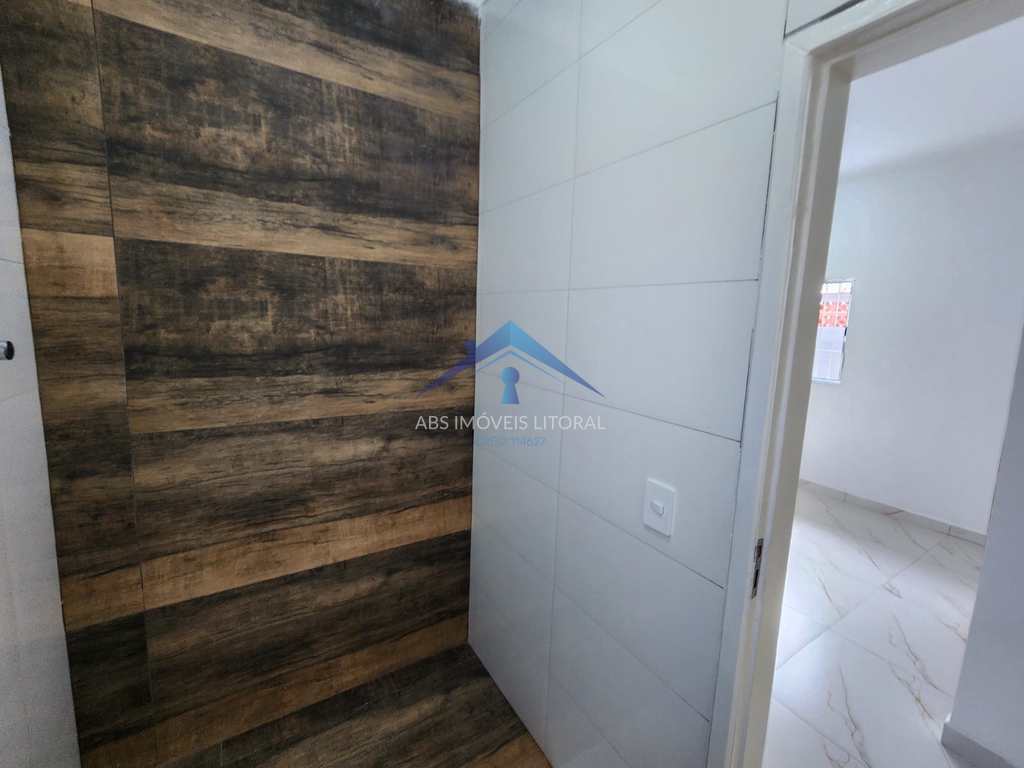 Casa em Praia Grande, no bairro Maracanã