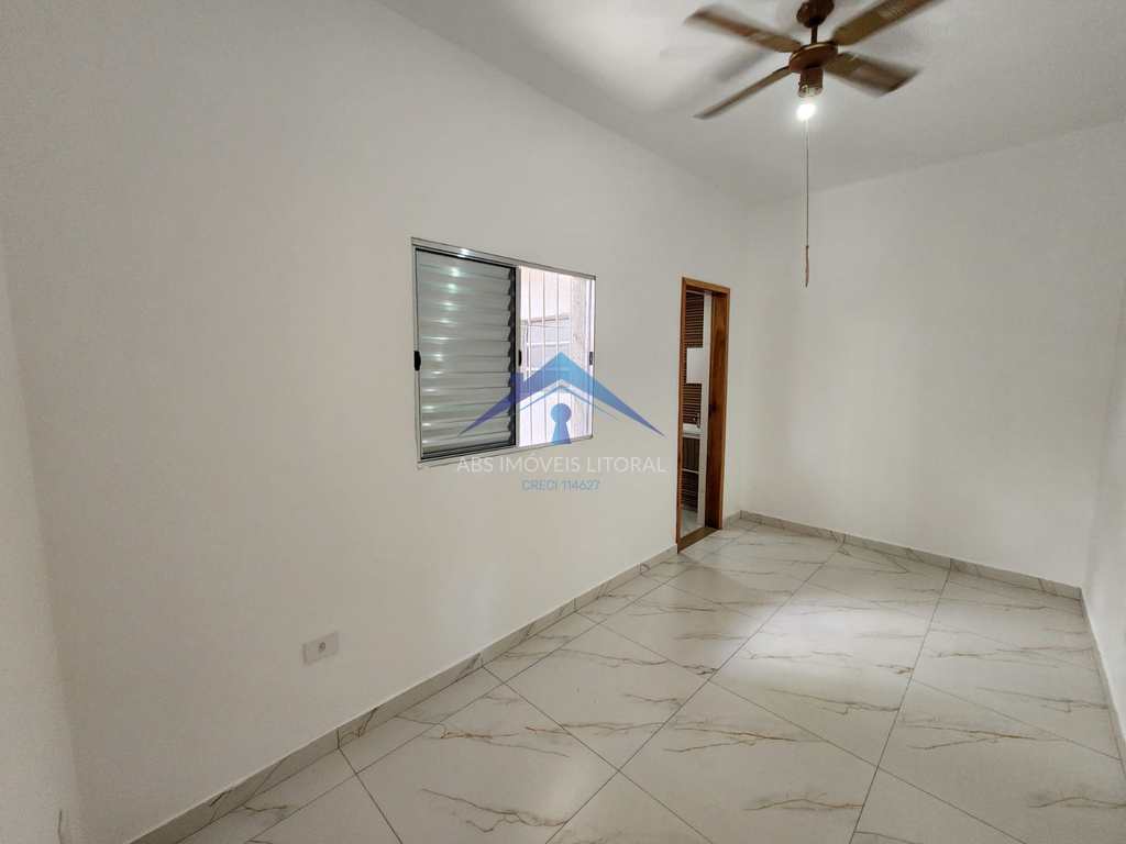 Casa em Praia Grande, no bairro Maracanã