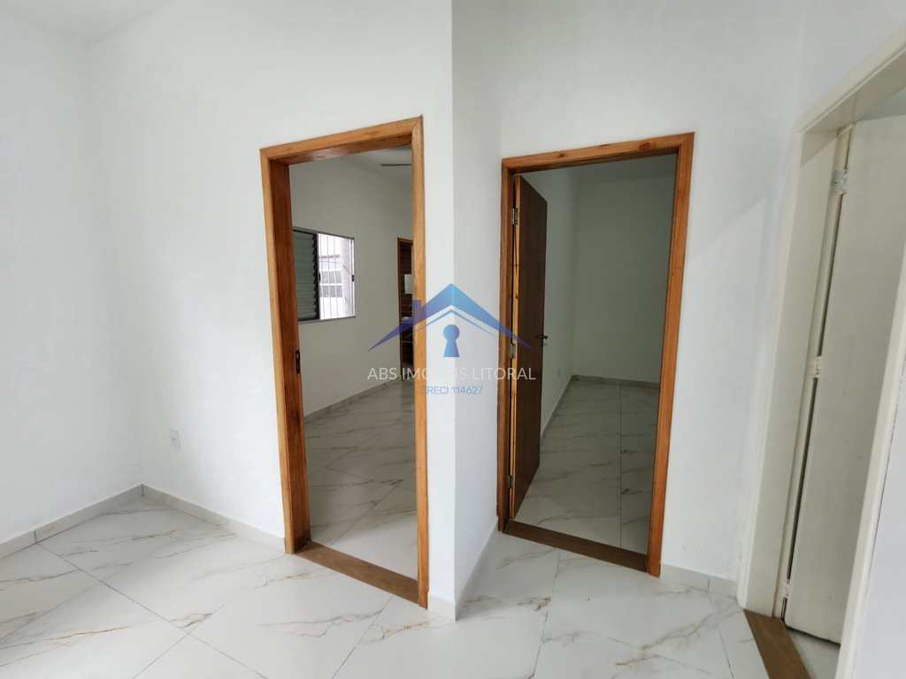 Casa em Praia Grande, no bairro Maracanã